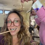 Dounia Coesens Instagram - Je vous présente « Tom et Lola » Fin d’une 2ème cession de tournage, encore 4 épisodes tournés 🎬 2 amis d’enfance en coloc, tous 2 flics qui tentent de gérer leur boulot et leur famille. Hâte que vous découvriez ces personnages un peu fou, en fin d’année sur @france2 ! Merci à mon partenaire @pierreyves_bon ❤️ aux producteurs @sebastien.pavard @cyril.hgl ainsi qu’aux réalisateurs @jason_roffe @kopeckystephane @octaveraspail @thierry1169 Avec @gregoirepaturel @elodievarletofficiel @yassine.hitch @evelyneelgarbyk @mariehelene.lentini @leeloo_eyme @evalipmann @gabinvisona @jeremiepoppe @blandinepapillon