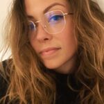 Dounia Coesens Instagram - Nouvelles lunettes VS Je vois enfin que 2021 va étrangement ressembler à 2020 .. Courage à tous 💪🏻 #putaindecovid #soyonsunis
