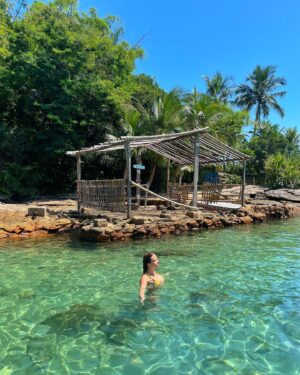 Dounia Coesens Instagram - Bye bye 🇧🇷 
Merci pour ta joie de vivre, tes plages sublimes, ta samba, tes ballons de foot, tes couleurs, ta jungle verdoyante et ton soleil ☀️ !
