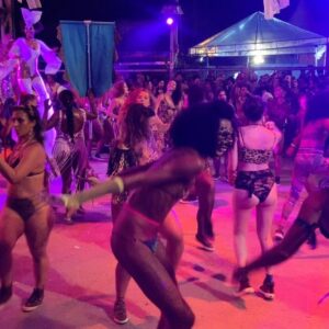 Dounia Coesens Instagram - 🇧🇷Brésil 

💃🏻 🏝