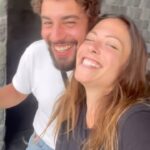 Dounia Coesens Instagram - Marou, mon frère, mon compagnon de route, mon mousquetaire, Je n’arrive pas à y croire, pas encore. Je t’ai cherché autant que j’ai pu pendant 2 mois.  J’ai tout imaginé, que tu étais dans la forêt en mode Koh lanta, je voulais t’y inscrire quand on t’aurait retrouvé ;) que tu étais parti sillonner le monde comme l’avait fait Bilal, que des personnes t’aidaient dans ta culpabilité…  Aujourd’hui, j’entends encore le son de ta voix, je crois te voir parfois dans la rue, comme si tout ceci était encore une de tes farces..  Ton silence est assourdissant.  Tu étais la personne qui me connaissait le mieux. « Étais » est irréel. Maintenant débute une autre vie, qui me paraît tellement fade. Tu savais mieux que quiconque comment me faire rire. Comment on savoure chaque instant de la vie.  Nos road trips… ils étaient beaux. On s’émerveillait d’un rien. On était deux gamins, deux sales gosses, prêts à croquer le monde. J’ai l’impression d’avoir pris 20 ans depuis une semaine. Comme si mon âme d’enfant était partie avec toi.  On allait fêter nos 35 ans… Tu voulais qu’on installe une kermesse géante dans le jardin, tu voulais qu’on sillonne le Japon en moto… ta folie va me manquer putain..  Tu aimais dire qu’on avait fait les 400 coups ensemble, j’aurais aimé en faire encore 1 milliard avec toi. 15 ans que tu étais mon meilleur ami, c’est comme si je n’avais plus de boussole, comme s’il me manquait une partie de moi.  Trier des images pour faire un montage, parce que tu n’es plus là, me parait tellement surréaliste.  Mais te voir si souriant et si drôle, me réchauffe encore de ton amour. Je vais garder ça. Merci d’avoir été un si bel ami. Merci d’avoir apporté autant de bonheur et d’amour autour de toi.  Le poids de la vie était devenu trop lourd, ta lumière s’en est allée rejoindre ton p’tit frère. On prendra soin des tiens et de ta Gigi.  Je t’aime tellement. Ta Doudinette.