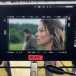Dounia Coesens Instagram – « Plume noire » en boîte 🎬 

Merci à cette équipe de folie, ces 3 ans à vos côtés étaient un pur bonheur. 
On a créé une jolie série défendant de belles valeurs sur nos villages qui sont en manque cruel de médecins, désertés par les jeunes, sur les problèmes des agriculteurs… Merci pour ce 6ème et dernier épisode de « La doc et le véto ». 
Merci @benedictedelmas pour ta bienveillance et ta force de ne rien lâcher. Merci @poupynet @gerin17juin pour votre confiance. Merci @drmichelcymes d’être toujours à l’écoute. Merci @jakoraybaut @geraldinerouillonphoto 
@meguyriom @pasqualedinca @guillaumechamerat @juliaroulieta @franckadriencomedien @jerome.fonlupt @anne.gaydier Valerie Swartz Olivier Perrier @sweva_martinetti @fredericbouraly @emmanuelleboidron @ollygorman et tant d’autres…Je vous aime bande de fous ❤️
@france3