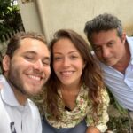 Dounia Coesens Instagram – Quelles belles rencontres sur @dna_tf1 

1. La famille Saeed ! Mon @sasha_birdy_ et mon @samy_gharbi de grands comédiens au grand cœur. Samy nos soirées fous rires vont me manquer, mais on se lâche pas ❤️

2. Parce que parfois je suis aussi joueuse que mon fils de fiction 😜 

3. 👮🏻‍♂️Protégée par la joyeuse bande du commissariat qui m’ont accueilli les bras ouverts @youcefagl @mayel_elhajaoui @franckmonsigny 

4. Mon @farouk_bermouga, incroyable partenaire. J’ai adoré jouer avec toi, quel homme ! Charisme et professionnalisme garanti. Mon @youcefagl, frère tu me fais tellement rire …❤️ 

5. @emoireoff & @kamelbelghazi, Emmanuel, douceur et beauté incarnée. Kamel, jamais 2 sans 3 j’espère à vite 😘 

6. Quand on rigole trop fort @sasha_birdy_ 🤣 et que même hors scène je dois aussi jouer la maman 😜 Tu vas me manquer mon fils.

7. Ma @charlienune, mon repère, mon amie. Je te rappelle demain d’ailleurs 🤣😘

8. La sublimissime et plus que talentueuse @juliedebazac.officiel avec qui c’était une évidence. 

Merci à toutes les équipes techniques et réalisatrices/eurs. C’est un aurevoir mais pas un adieu, j’espère. Je pars pour découvrir d’autres personnages mais je vous dis peut-être à l’année prochaine ! Merci @dna_tf1 & @tf1 de m’avoir fait ce beau cadeau qu’est le personnage de Romy. Elle m’a donné de la force. Merci 🙏🏻