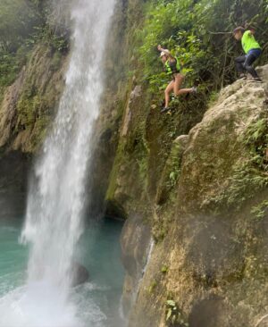Dounia Coesens Instagram - 🇵🇭

🏝️⛰️🍜

#voyage #philippines #nature #plage #cascades #miam #tresses

@marwanberreni