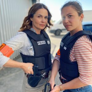 Dounia Coesens Instagram - Elle c’est Juliette, et elle est déter ;) 

@france2 @thebarbaraschulz @lartducrime @leafazer 
📸 @nicolasgob_off 

#policière #lartducrime #determinée #enquête #seriepolicière