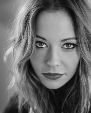 Dounia Coesens Instagram - Je suis heureuse d’avoir retrouvé mon ami @_pedro_lombardi 📸 Un artiste photographe de talent ! Merci Pedro pour ces belles photos 😘 #artiste #pedrolombardi #ami #noiretblanc #photo #portrait #TANGO_PLB #pedrolombardiphotographer #pedrolombardiphoto #blackandwhite #blancoynegro #mirada #regard