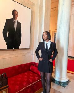 Dr. Contessa Metcalfe Instagram - The Haute Doc Styled @shenell.welch 💇🏽‍♀️ @lacedbyvonte_ 💄 @arielleantoinette_makeup 👗 @misscircle_newyork
