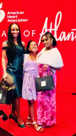 Dr. Contessa Metcalfe Instagram - ✨Priceless Moments✨
#MommyDaughter #MetcalfeGirls #MetcalfeFamily

St. Regis x Saks Fifth Avenue Atlanta Tea Experience