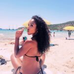 Dr. Contessa Metcalfe Instagram - Don’t look back…2024✨ #DoYou #HauteDoc #DrContessa #happynewyear #2024