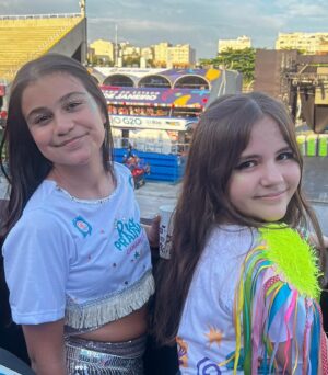 Duda Batista Instagram - Ontem foi a segunda vez que fui convidada p/ curtir essa linda festa que é o carnaval, no  @camaroteriopraia . Foi simplesmente incrível! Eu, minha família e amigos nos divertimos muito, com muita músicas brincadeiras, bebidas e comidinhas  deliciosas. Foi incrível!!! 

Muito obrigada: @camaroteriopraia 
@alan.victorrr 

#carnaval #folia #festa #camarote #musica #samba #alegria #fantasia #fun #fy #riodejaneiro #viral #fyp #fypage