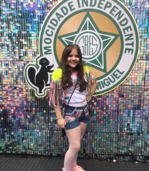 Duda Batista Instagram - Ontem foi a segunda vez que fui convidada p/ curtir essa linda festa que é o carnaval, no  @camaroteriopraia . Foi simplesmente incrível! Eu, minha família e amigos nos divertimos muito, com muita músicas brincadeiras, bebidas e comidinhas  deliciosas. Foi incrível!!! 

Muito obrigada: @camaroteriopraia 
@alan.victorrr 

#carnaval #folia #festa #camarote #musica #samba #alegria #fantasia #fun #fy #riodejaneiro #viral #fyp #fypage