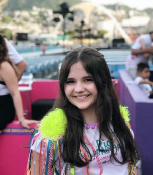 Duda Batista Instagram - Ontem foi a segunda vez que fui convidada p/ curtir essa linda festa que é o carnaval, no  @camaroteriopraia . Foi simplesmente incrível! Eu, minha família e amigos nos divertimos muito, com muita músicas brincadeiras, bebidas e comidinhas  deliciosas. Foi incrível!!! 

Muito obrigada: @camaroteriopraia 
@alan.victorrr 

#carnaval #folia #festa #camarote #musica #samba #alegria #fantasia #fun #fy #riodejaneiro #viral #fyp #fypage