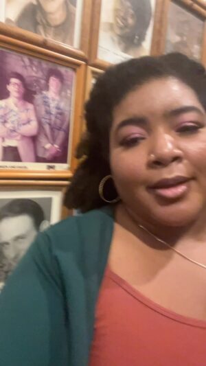Dulcé Sloan Instagram - Come to @zanieschicago this weekend to take a picture with @roywoodjr headshot from 2002 and to see me do standup! 😅 ticket link in bio

#chicago #comedy #zanies #dulcesloan #thedailyshow #femalecomedian #blackcomedian #womenshistorymonth