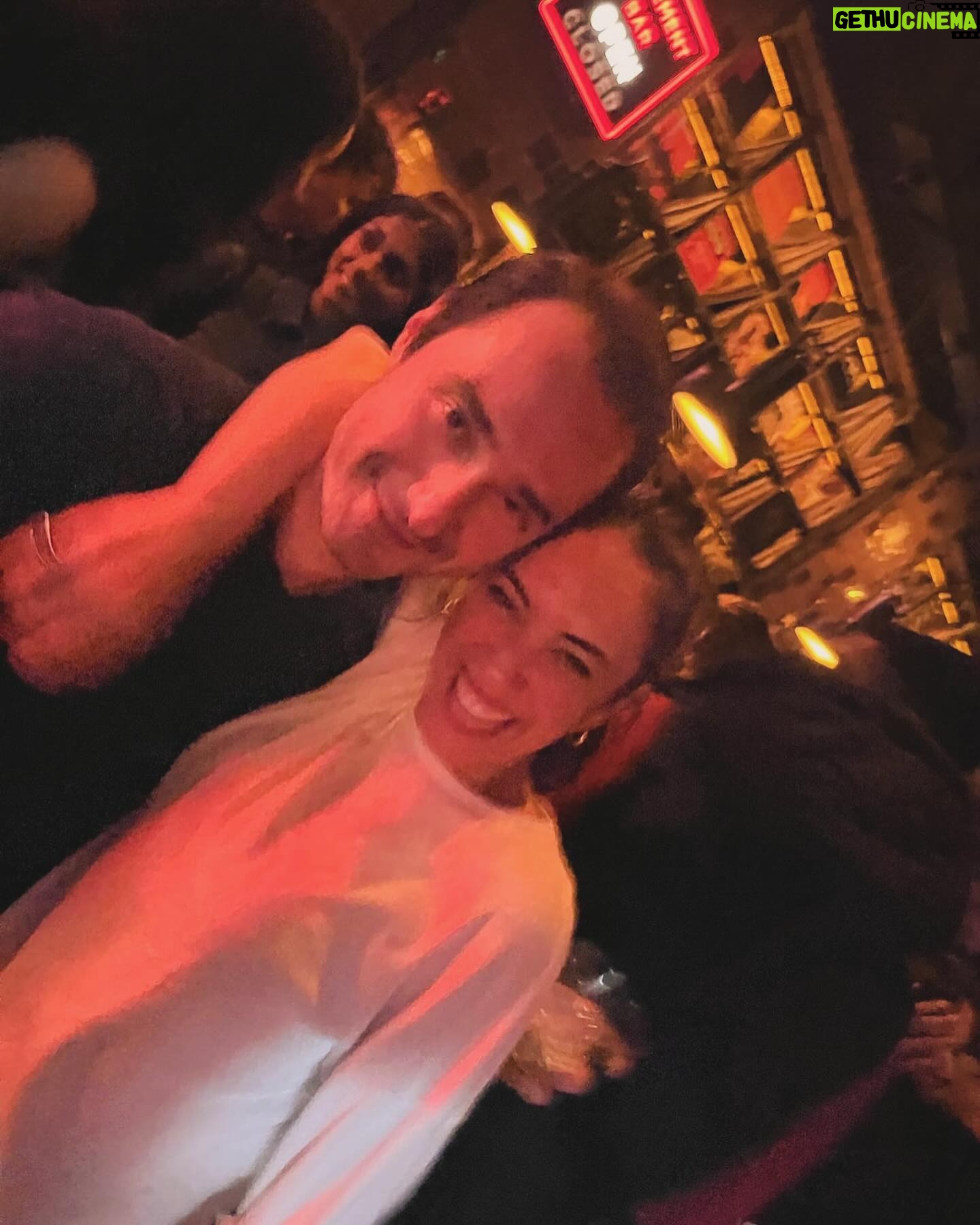 Duygu Sarişin Instagram - #harikadostlarımvarbenim #harikabirkaçgün 💙🎢✨ till 2002, 2015 .. , 24’ ✨