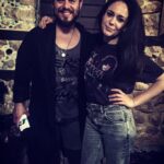 Duygu Yetiş Instagram - 13 yıldır bilfil t-Shirt lerini çaldığım adam iyi ki doğdun, iyi ki hep yanımda oldun ❤️💕❤️@movier