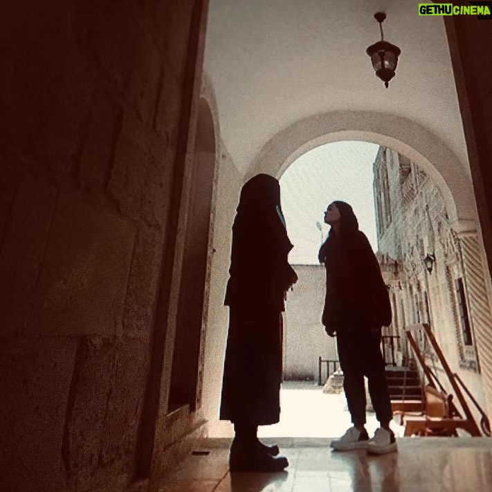 Duygu Yetiş - 23.4K Likes - Hercai bu akşam saat:20.00 da ATV’de @hercaidizi @banumiafilm @atvturkiye
1.📸: @adm.merve
2.📸: @benalce
