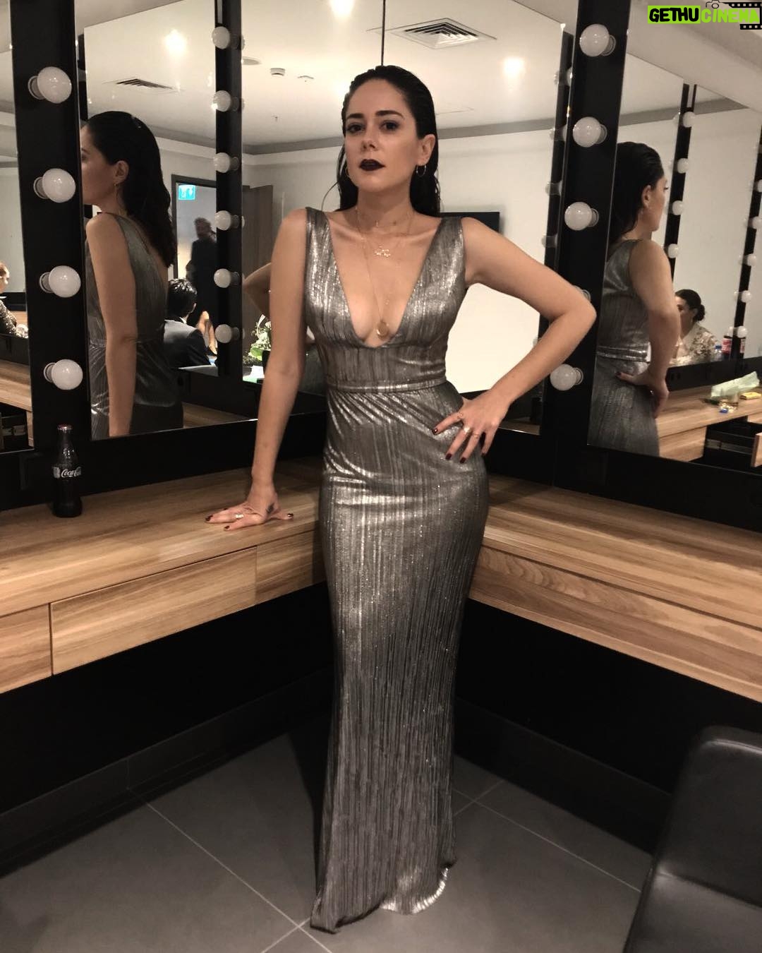 Duygu Yetiş - 9.9K Likes - Bir parçası olmaktan gurur duyduğum Ayla filmimizin galası dün gece gerçekleşti. Beni bu özel geceye hazırlayan en başta sevgili stylingim @taylangulstyle , zevkle taşıdığım elbisem için @barrus_official , zarif takılarım için @sadekarjewellery ve @opiapr sonsuz teşekkür ederim🙏🙏🙏 #aylafilmi #aylagala