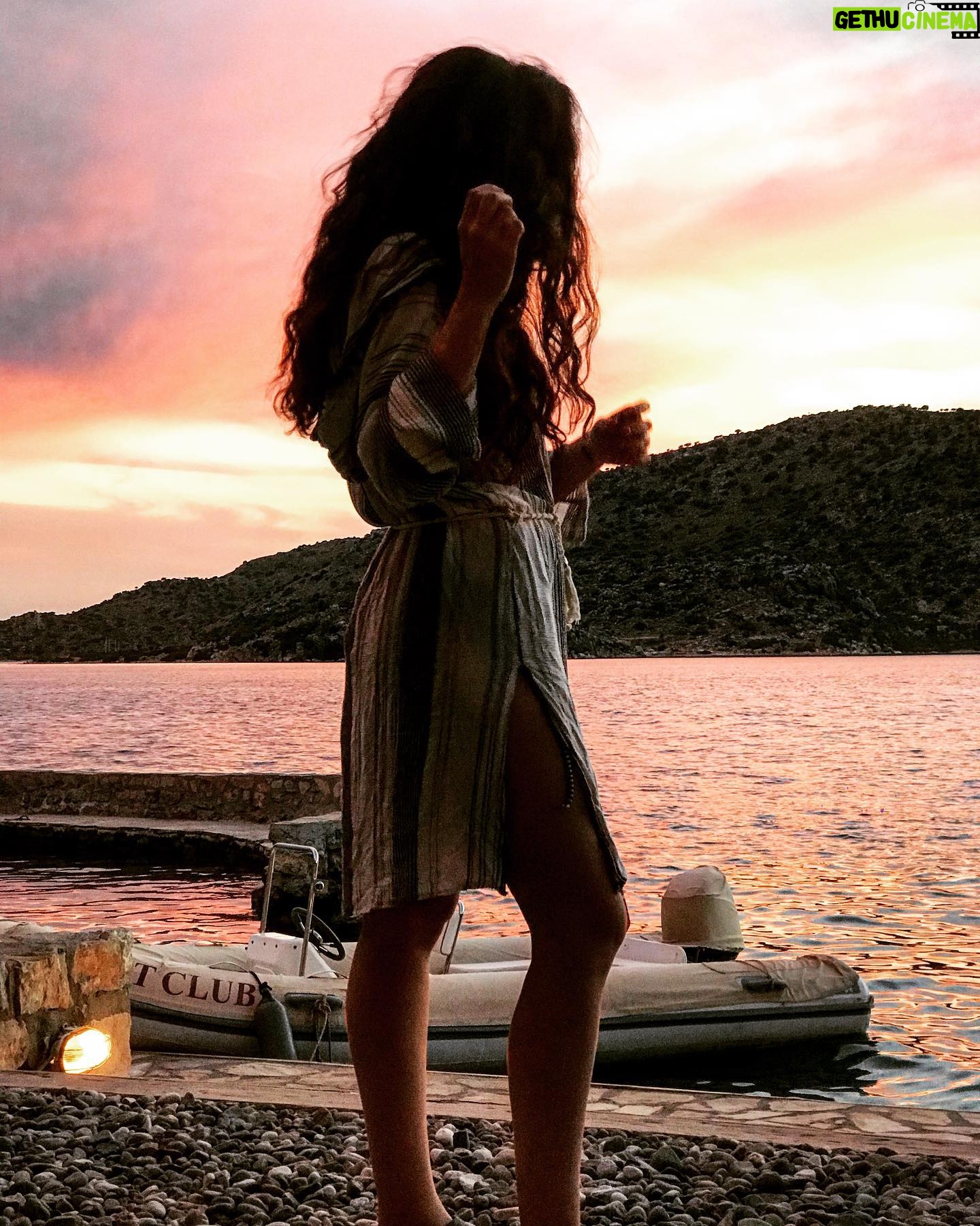 Duygu Yetiş - 18.3K Likes - 🌊 📸 @yogaduygusu