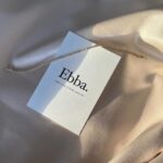 Ebba Kleberg von Sydow Instagram - Juveler, ikoniska smycken & säker stil! DU kan vinna klassiska 3-stensörhängen Sigrid Diamond Earrings @ebba_jewelry ❤️ (9.900 SEK) Tagga (minst) en kompis som MÅSTE lyssna på Säker stil-podden smyckesspecial! OBS, skriv även om du önskar Sigrid i 18k vitt guld eller 18k gult guld! OBS: Följ @sakerstil & @ebba_jewelry 🥂 Smyckesspecial på Säker stil hela veckan! Ikoniska smycken, diamanter och juveldrömmar!