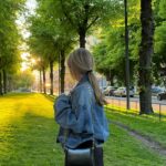 Ebba Kleberg von Sydow Instagram - Jordens bästa svarta klänning, igår kväll på väg hem från kvällsutflykt med barnen till Tessinparken - FÖR fint för att inte ta en sväng ut ❤️