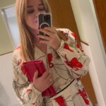 Ebba Kleberg von Sydow Instagram - Favoritklänning & @ebba_jewelry ❤️ Reklam: TACK Malmö, för absolut underbar Juvelkväll! Har världens finaste kunder! Signatursmycken, hantverk, naturliga diamanter och bubbel! Stolt så jag spricker över att jag, 5 år senare, från att en dröm blev en idé - som blev verklighet - står här, med en kollektion Fine Jewelry jag är så oerhört stolt över. Jag ÄLSKAR varenda liten detalj! Budskapen smyckena bär på! Följ ditt hjärta, säger jag bara - i den mån du har möjlighet. Så glad att jag valde att VÅGA med mitt @ebba_jewelry 🫶🏽 #ebbajewelry #ebbavonsydowjewelry