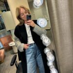 Ebba Kleberg von Sydow Instagram - Livsregel: Bra kappa = tröttnar aldrig. Aldrig! Kärleken till min luggslitna kappa är 🫶🏽 Måste hitta skräddare som kan pussla ihop den, innan den helt faller sönder. Svep höger gör två andra favoriter: Mitt Astrid Necklace och mina Alma XL… ❤️