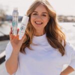 Ebba Kleberg von Sydow Instagram - Reklam: VINN maxat kit med mina Nioxin-favoriter! KOMMENTERA: Ditt happy place i sommar? En brygga, strand, torpet, vad som! 🌿☀️💃🏼# …OCH följ @apohem 🩵 Tack Nioxin för hårvård i världklass - finns hos @apohem 👌🏽 Uppdatera DIN hårvårdsrutin inför sommaren, med Nioxin & @apohem 💦 Vinnare dragna: GRATTIS @juliabodlund @antheens @niinabjorkman ❤️