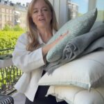 Ebba Kleberg von Sydow Instagram - Reklam @hemtex ☀️ FÖRE / EFTER vår balkong! 5 enkla steg förvandlar omysig plats ☝🏽 till härligt extra rum - jag valde grönt, mycket textil & klassiskt svart som bas. Älskar #Hemtex snygga, genomtänka utemöbler (jo, stolarna går såklart att stapla och tål 🌧️☀️☔️💨), de stilsäkra detaljerna som verkligen förvandlade vår balkong. Lycka att sitta här och njuta! Tack #Hemtex för underbar kollektion, finns i butik & online NU ❤️