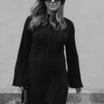 Ebba Kleberg von Sydow Instagram - Mina 3 vårmåsten, reklam @mqmarqet 1.⁠ ⁠Korta Gemma Jacket i 100% benvitt linne - nyckelplagg för min vårstil, från Stockh lm Studios senaste kollektion! 2.⁠ ⁠⁠Långa, minimalistiska Aria Coat… 3.⁠ ⁠⁠…Och stilsäkra off shoulder-toppen Scarlett i svart (finns även i vitt, kolla in mq.se) - perfekt att klä ner eller upp, från vardag till fest, Scarlett är alltid rätt! Skynda till din närmaste MQ butik för att upptäcka underbara garderobshjältar, som förhöjer DIN vårstil ☀️ #mqmarqet