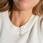 Ebba Kleberg von Sydow Instagram - Mitt diamanthjärta, för att påminna mig om 2024 års viktigaste: Följ ditt hjärta ❤️ Reklam @ebba_jewelry och MYCKET stolt sådan! Mina handgjorda ädla smycken, i 18k guld med naturliga diamanter - smycken att bära nu och alltid.