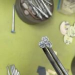 Ebba Kleberg von Sydow Instagram - Juveler, ikoniska smycken & säker stil! DU kan vinna klassiska 3-stensörhängen Sigrid Diamond Earrings @ebba_jewelry ❤️ (9.900 SEK) Tagga (minst) en kompis som MÅSTE lyssna på Säker stil-podden smyckesspecial! OBS, skriv även om du önskar Sigrid i 18k vitt guld eller 18k gult guld! OBS: Följ @sakerstil & @ebba_jewelry 🥂 Smyckesspecial på Säker stil hela veckan! Ikoniska smycken, diamanter och juveldrömmar!