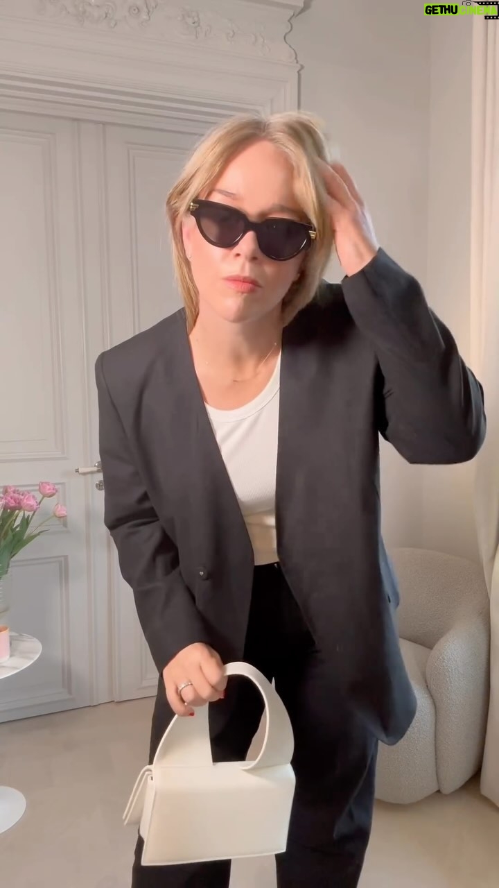 Ebba Kleberg von Sydow Instagram - DIN favorit, look 1 - 5?! / reklam @mqmarqet đ«¶đœ Mina favoritlooks: Linnekostym uppdaterad till perfektion, stilsĂ€kert, skrĂ€ddat och bĂ€rbart - nya kollektionen frĂ„n Stockh lm Studio Ă€r ALLT jag lĂ€ngtar efter just nu. Och Eden Bag, genial! Syns det förresten att jag Ă€lskar klĂ€nningen pĂ„ slutetâŠ?! #mqmarqet #ebbatipsar #sĂ€kerstil