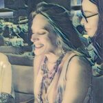 Ebru Cündübeyoğlu Instagram – Belki sadece göz göze geldiğim, hep yanıbaşımda olan,uzağıma düşen,hayatım olan,hayatımda olan, olmayan,bilmeden hayatına karıştığım ,karşıma çıkan, yolumun kesiştiği, talihin,kaderin, türlü türlü sebeplerin bana getirdiği siz kalplerindeki sevgiyi dolu dolu hissettiren güzel insanlar iyi ki varsınız. Tüm güzel dilekleriniz için teşekkür ederim. Ben yine sizi diledim 🎂
