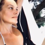 Ebru Cündübeyoğlu Instagram - Düşmeyen cemreler de olur İlki sonu olmayan baharlar da Sözü olmayan duygular da ..