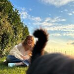 Ebru Cündübeyoğlu Instagram - “Sessizce yürüdüm geçtim dar bir kapıdan…”