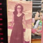 Ebru Cündübeyoğlu Instagram – Gülüşümü gülüşüne benzetirler. Ne mutlu bana 
Canım teyzem ♥️
Şimdi sen gittin ya biz çok eksildik. Eksildik diyorum ama varlığınla, dolu dolu sevginle, emeğinle, öğrettiklerinle, güzel enerjinle o kadar karışmışsın ki içime içimize aslında mümkün değil eksikliğini hissetmek mümkün değil sana öldü demek. 
Güzel sıcacık,gülüşünle baksın şuracıktan fotoğrafın. Bir de çok beğendiğin en sevdiğim yaşım dediğin fotoğrafı koyuyorum ki sen her yaşı güzelleştirendin.
Seni çok seviyorum çok seviyorum ve beni çok sevdiğini biliyorum ve bu duyguyu yaşayabildiğim için Tanrı’ya binlerce binlerce şükür ediyorum