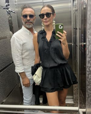 Ece Dizdar Instagram - Yaz dumpımsı. Sadece güzel olan kısımları. 
Datça Karaburun Asos Seferihisar Feneryolu. 
Bazı post production stüdyoları. 
Bazı düğünler. Bazı kalp kırıklıkları önceleri ve sonraları. 🤍