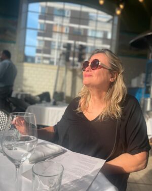 Ece Yörenç Instagram - Thank you next❤️✌️
