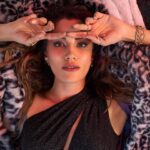 Ece İrtem Instagram - Fotoğraf: Tunca Sarışen @tuncasarisen Styling: Irmak Özdener @irmakozdener Makyaj&Saç: Mesut Özuzun @mesut.ozuzun Video: Ozan Can Malkoç @can_malkoc Fotoğraf Asist: Dilara Özeren @dilaraaozeren Styling Asist: Rümeysa Albayrak @uniqueight Makyaj&Saç Asist: Kardelen Karaytu @kardelenkaraytu , Burak Mert Aydın @burak.mert.aydn , Fatma Ayaz @ayaazf