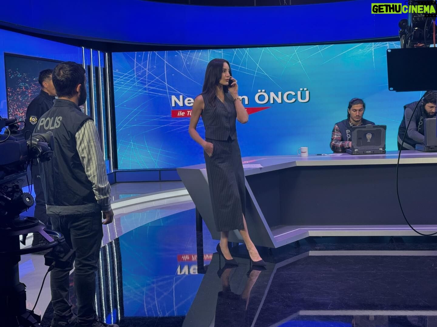 Ece Sükan Instagram - Tonight guest starring at @taskagitmakas.dizi as the journalist/anchorwoman Neslihan Öncü 😎🤓😇😍 @kanald @mfyapimtv at 20.00