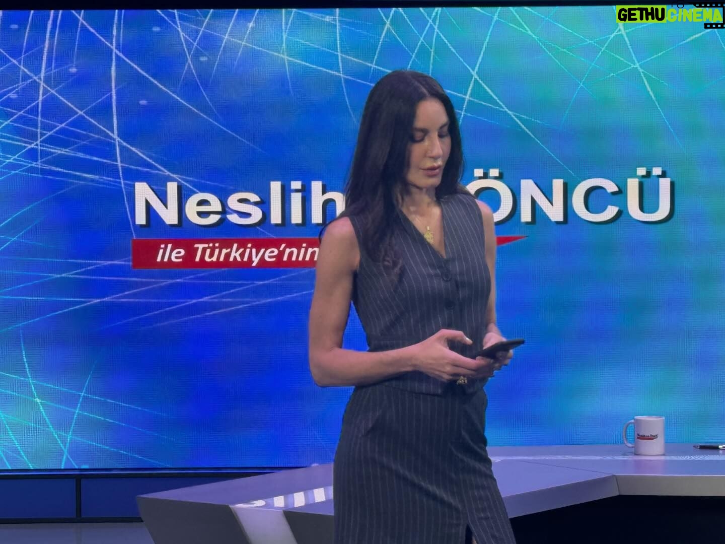 Ece Sükan Instagram - Tonight guest starring at @taskagitmakas.dizi as the journalist/anchorwoman Neslihan Öncü 😎🤓😇😍 @kanald @mfyapimtv at 20.00
