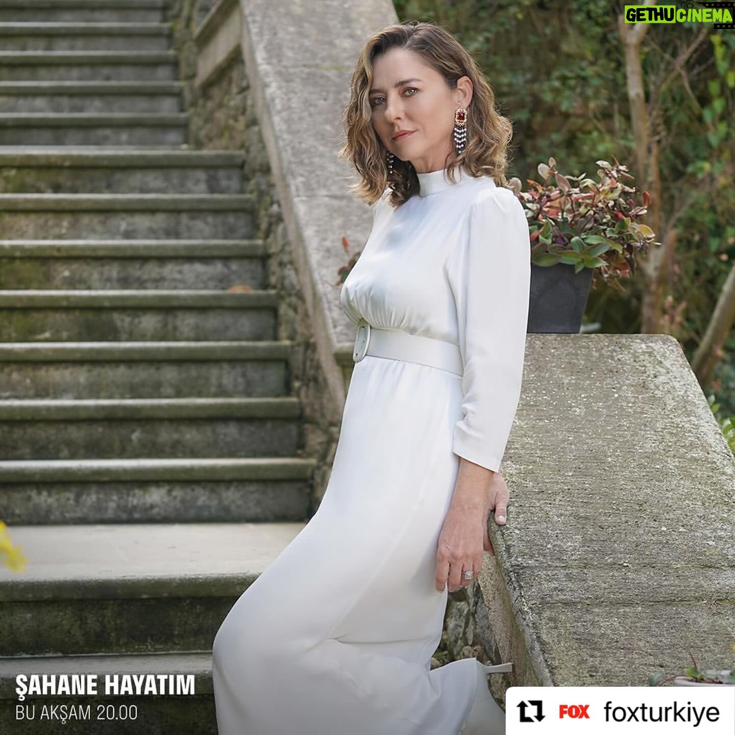 Ece Uslu Instagram - #Repost @foxturkiye with @use.repost ・・・ “Ece çok güçlü bir kadın. Gücünü zekasından, aldığı eğitimden ve ailesinden alıyor.” 🤩 Ece Uslu’nun keyifli röportajı şimdi fox.com.tr’de. #ŞahaneHayatım @sahanehayatimtv @eceusluofficial Fotoğraflar: Yiğit Danacı