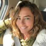 Ece Uslu Instagram - Çeşme yine harika & bendeki neşe’de yerinde 👌 Peki ama hangisi? 🤔 1-2
