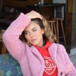 Ece Uslu Instagram - 🩷 🍒