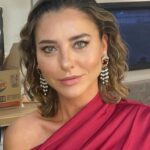 Ece Uslu Instagram - Hayaller 💫 Gerçekler #tbt’si Kaydırmalı ➡️ Sıramızı beklerken 😂