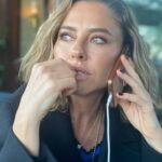 Ece Uslu Instagram -
