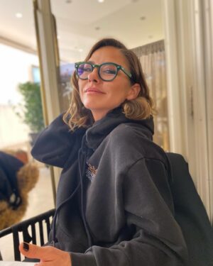 Ece Uslu Instagram - Please picture me 😎