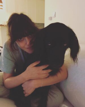Ecem Akbin Instagram - Dostları, köpekleri, yaz’ı ve sanırım kâküllerimi özledim sevgiler ☀️🌈🌿