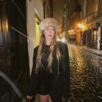 Ecem Atalay Instagram – Baby, it’s cold outside 🌹