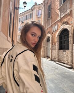 Ecem Atalay Instagram -